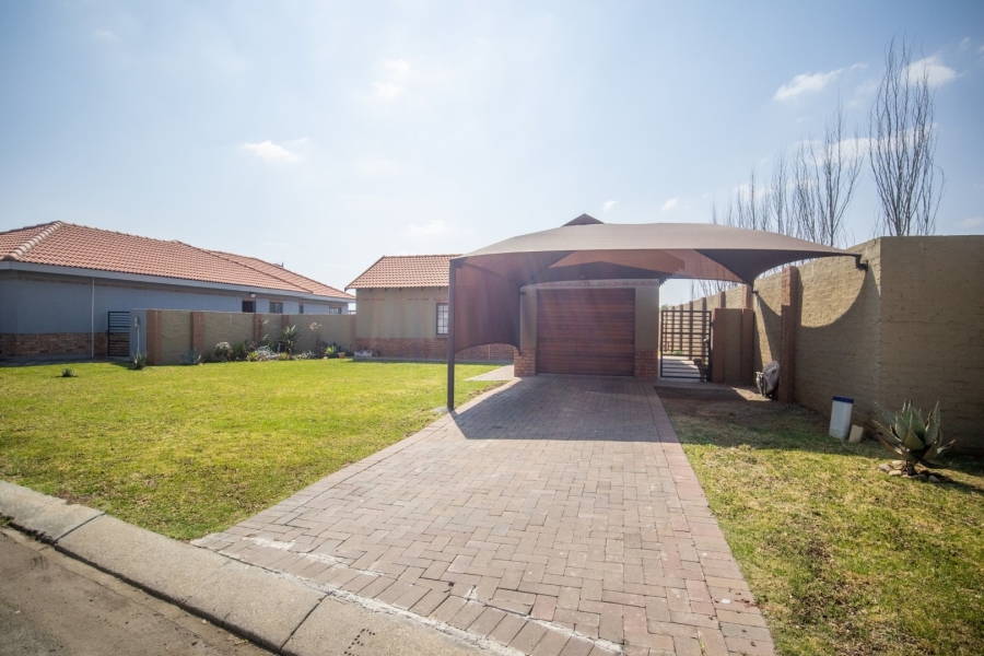 3 Bedroom Property for Sale in Waterkloof A H North West